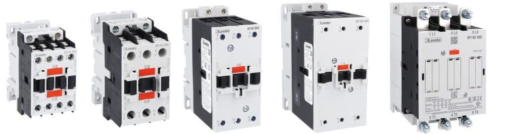 Diferentes contactores de potencia en diversos tamaños