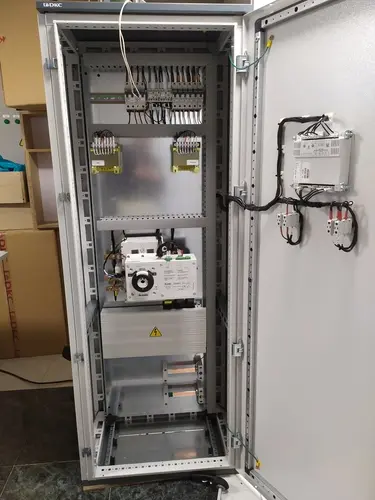 TRANSFERENCIA AUTOMÁTICA 630 A POR CONMUTADOR LOVATO